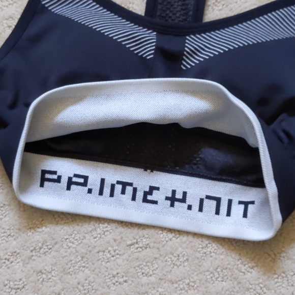 Adidas women's sports bra NWT - Picture 4 of 4